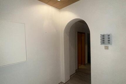 Wohnung Duisburg Mittelmeiderich - 2.5 Zimmer, 70 m&sup2;, 850&euro; | Angebot:24862615