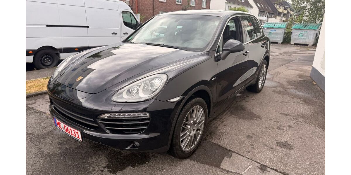 Porsche Cayenne 231.000 km 17.500 &euro; Hilden 40724
