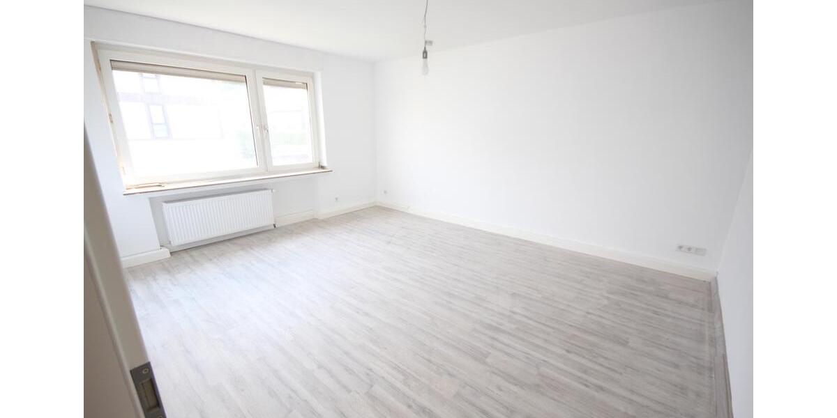 Etagenwohnung Solingen Mitte - 5 Zimmer, 113 m&sup2;, 1.100&euro; | Angebot:25815763