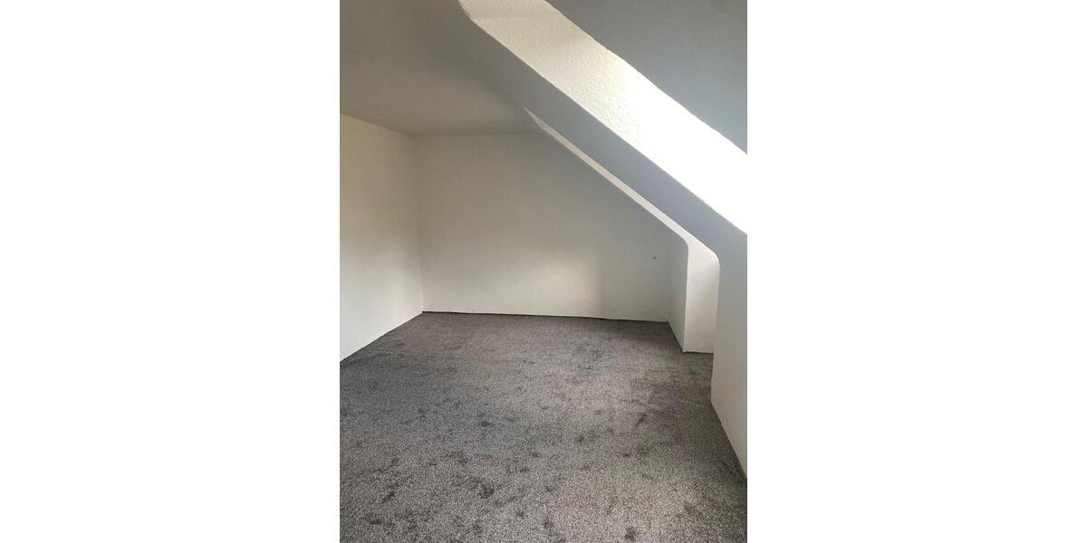 Dachgeschoßwohnung Duisburg Duisburg-Mitte - 2 Zimmer, 65 m&sup2;, 450&euro; | Angebot:25052498