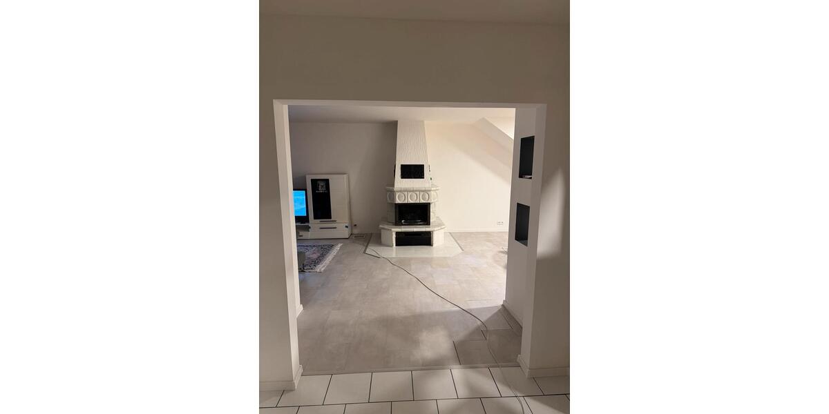 Dachgeschoßwohnung Gelsenkirchen Gelsenkirchen-Mitte - 3 Zimmer, 110 m&sup2;, 695&euro; | Angebot:25764280