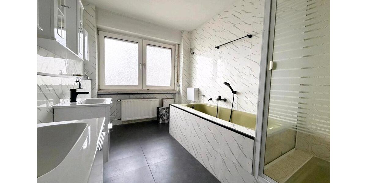 Etagenwohnung Hilden - 3 Zimmer, 120 m&sup2;, 1.500&euro; | Angebot:26005068