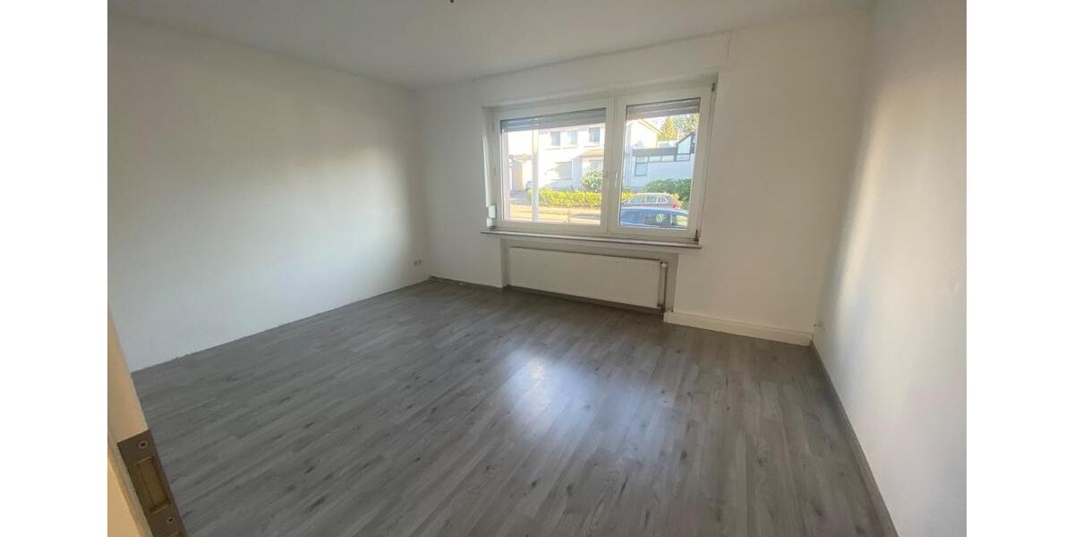 Hochparterre Solingen Mitte - 3 Zimmer, 80 m&sup2;, 750&euro; | Angebot:27536606