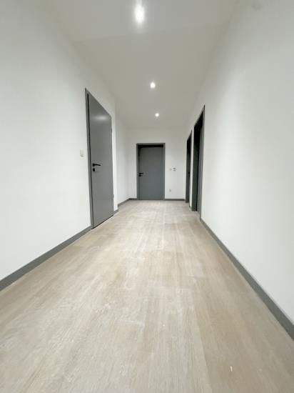 Etagenwohnung Oberhausen Altstadt-Süd - 2 Zimmer, 127 m&sup2;, 1.250&euro; | Angebot:25748233