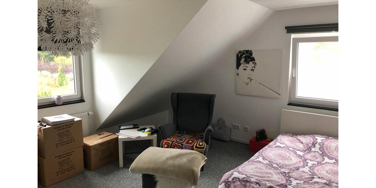 Dachgeschoßwohnung Haan - 4 Zimmer, 100 m&sup2;, 1.250&euro; | Angebot:25962529