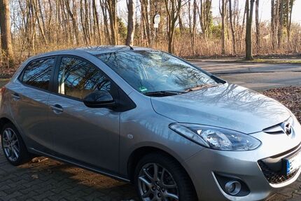 Mazda 2 23.330 km 7.300 &euro; Gelsenkirchen 45891