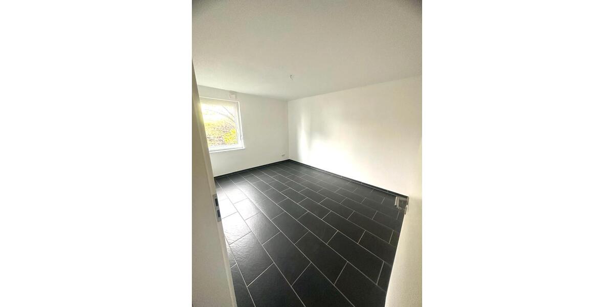 Erdgeschoßwohnung Wülfrath - 3 Zimmer, 96 m&sup2;, 1.180&euro; | Angebot:25918616