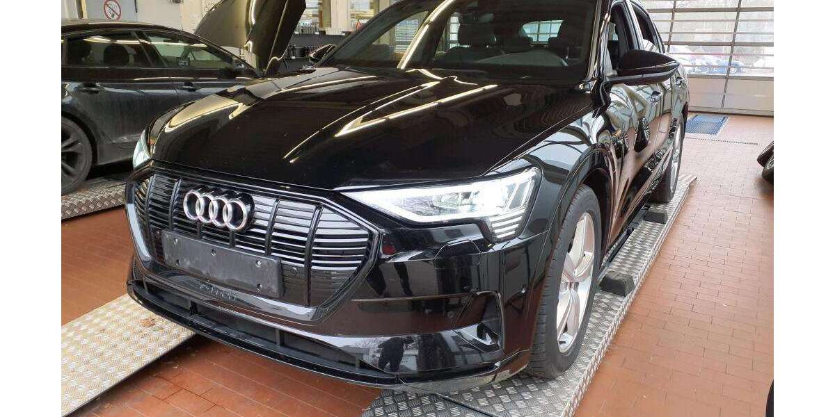 Audi e-tron 89.536 km 34.939 &euro; Hagen 58091