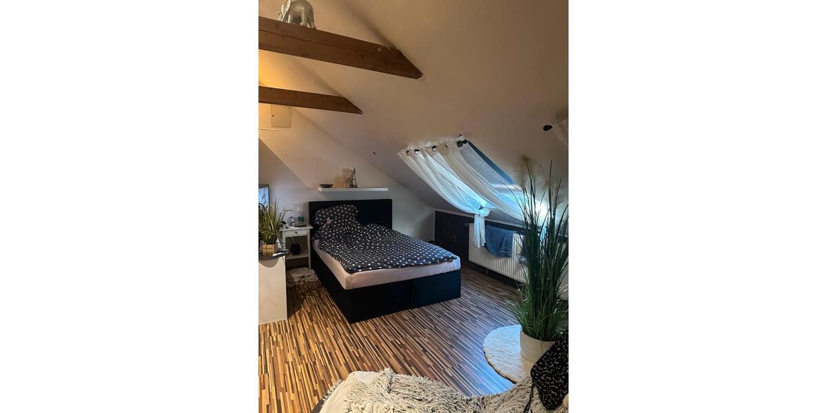 Dachgeschoßwohnung Duisburg Hamborn - 2 Zimmer, 70 m&sup2;, 690&euro; | Angebot:27566246