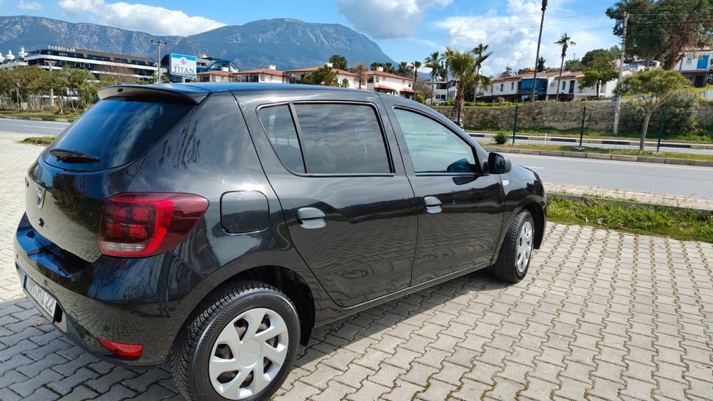 Dacia Sandero 110.000 km 4.900 &euro; Mülheim-Ruhr 45470