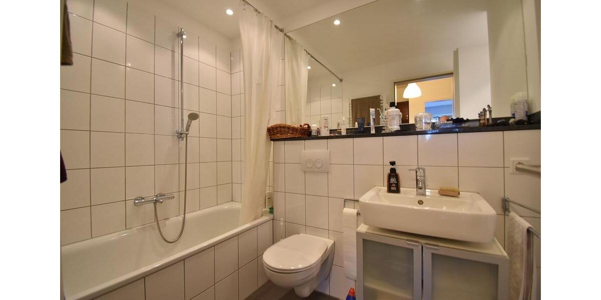 Etagenwohnung Düsseldorf Stadtbezirk 2 - 3 Zimmer, 106 m&sup2;, 1.700&euro; | Angebot:23373800