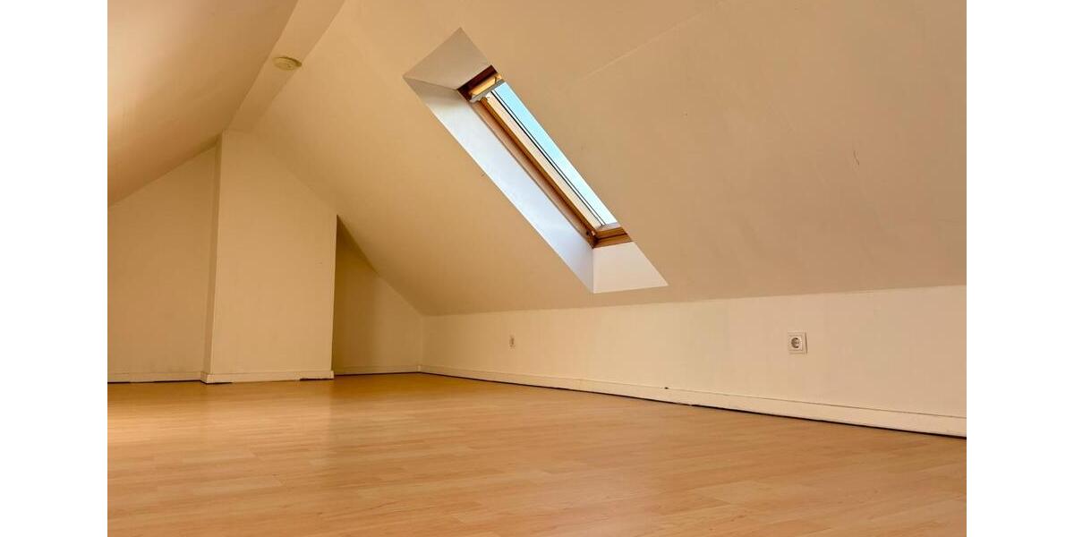 Dachgeschoßwohnung Gelsenkirchen Gelsenkirchen-Nord - 3 Zimmer, 58 m&sup2;, 450&euro; | Angebot:25978246