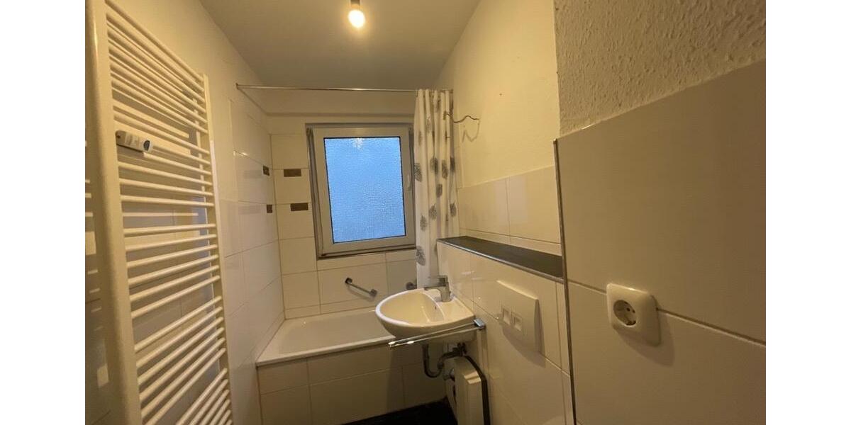 Etagenwohnung Duisburg Mittelmeiderich - 3 Zimmer, 57 m&sup2;, 440&euro; | Angebot:25571595