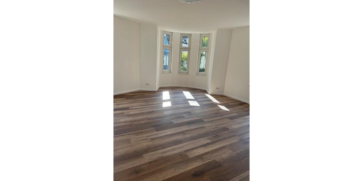 Etagenwohnung Remscheid Gemarkung Bergisch Born - 4 Zimmer, 135 m&sup2;, 1.700&euro; | Angebot:27536393