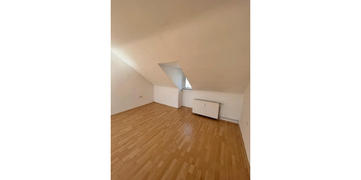 Dachgeschoßwohnung Schwelm - 5 Zimmer, 112 m&sup2;, 670&euro; | Angebot:27542043