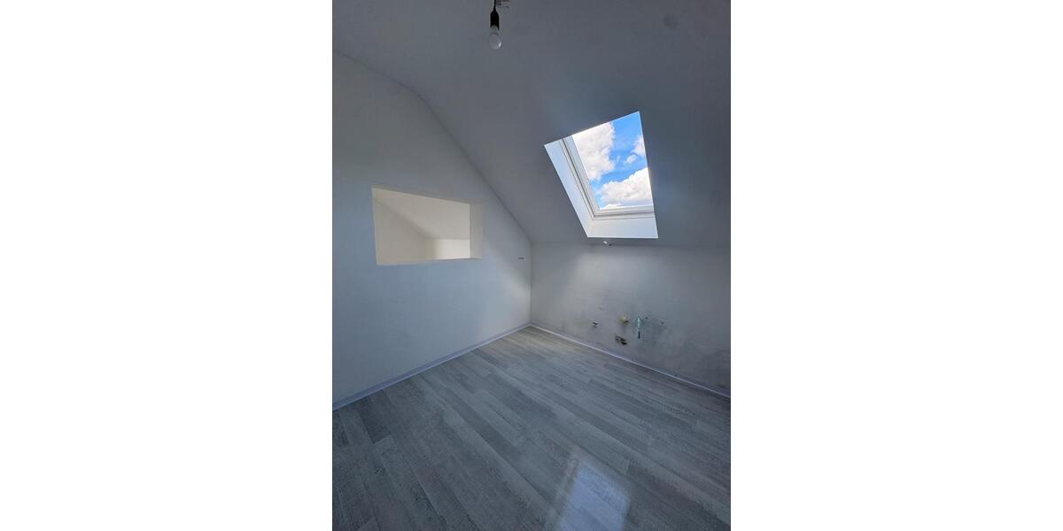 Etagenwohnung Burscheid - 4 Zimmer, 125 m&sup2;, 1.450&euro; | Angebot:25961222