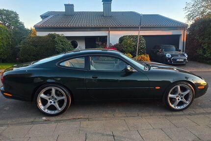 Jaguar XK8 61.500 km 17.990 &euro; Essen 45219