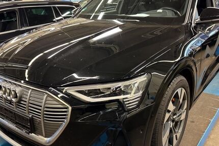 Audi e-tron 48.296 km 34.838 &euro; Hagen 58091