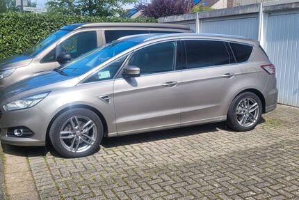 Ford S-Max 109.000 km 16.500 &euro; Langenfeld 40764