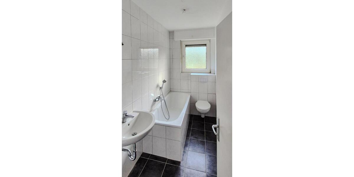 Erdgeschoßwohnung Essen Stadtbezirk III - 3 Zimmer, 74 m&sup2;, 629&euro; | Angebot:25230728