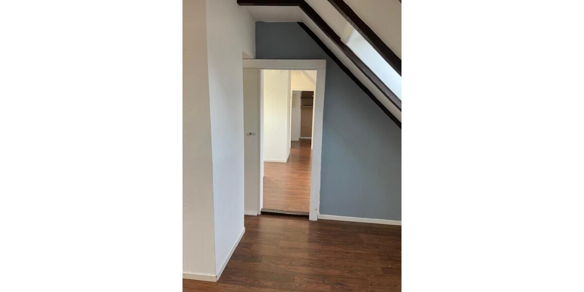 Dachgeschoßwohnung Wuppertal Brill - 2.5 Zimmer, 75 m&sup2;, 525&euro; | Angebot:24780684