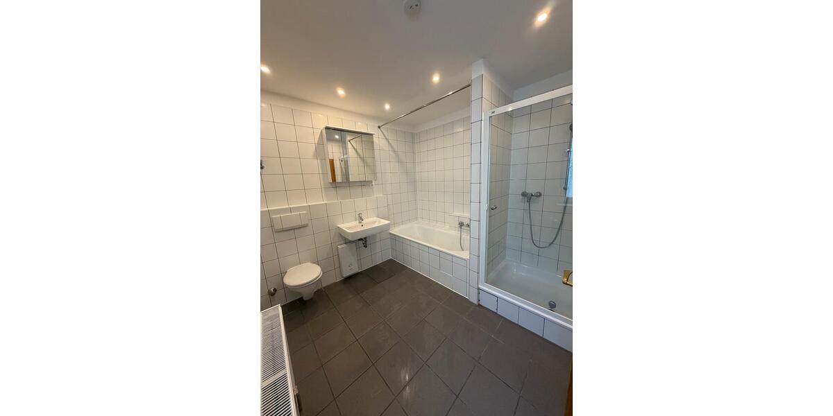 Erdgeschoßwohnung Oberhausen - 2.5 Zimmer, 79 m&sup2;, 800&euro; | Angebot:25947635