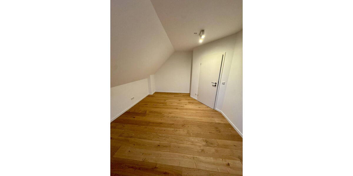 Etagenwohnung Düsseldorf Kaiserswerth - 2 Zimmer, 75 m&sup2;, 1.695&euro; | Angebot:26790492