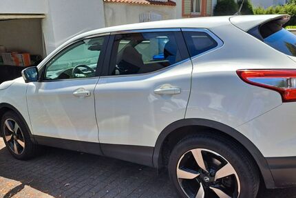 Nissan Qashqai 104.574 km 9.800 &euro; Wuppertal 42285
