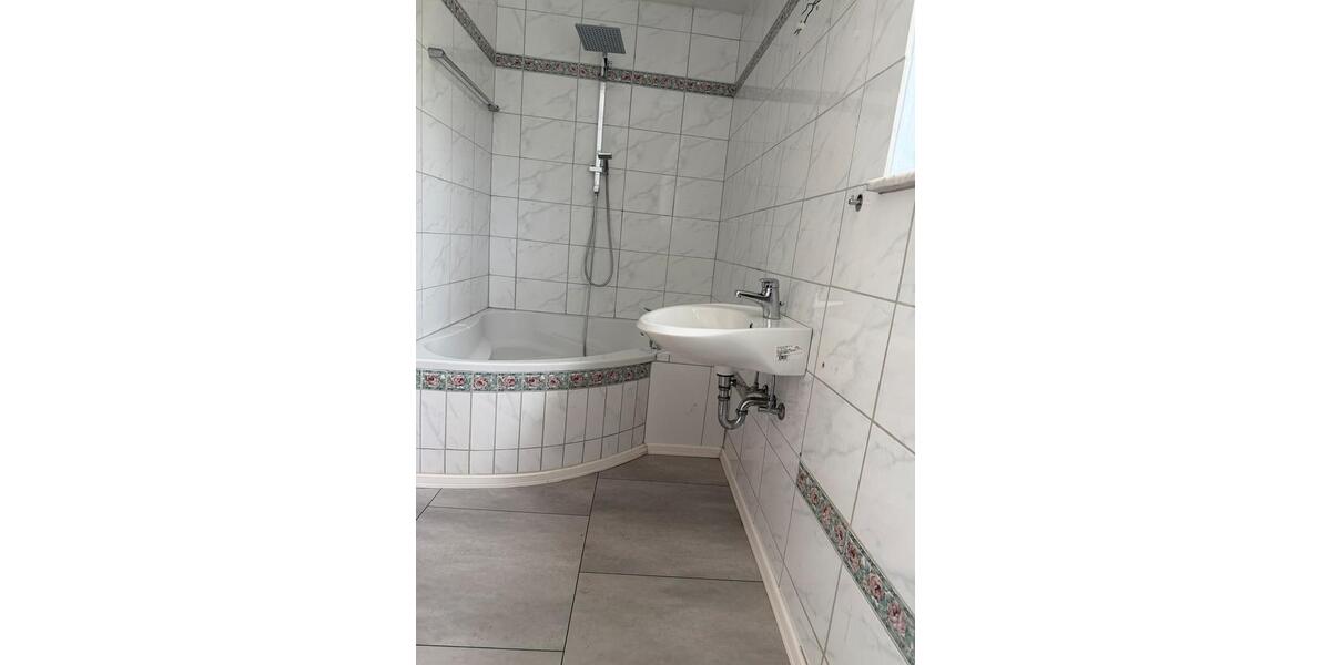 Etagenwohnung Heiligenhaus - 2 Zimmer, 77 m&sup2;, 730&euro; | Angebot:27557442