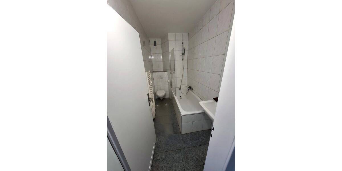 Etagenwohnung Bochum Innenstadt - 3 Zimmer, 73 m&sup2;, 850&euro; | Angebot:26805377