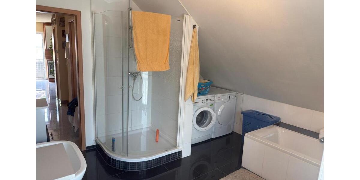 Dachgeschoßwohnung Duisburg Duisburg-Mitte - 2.5 Zimmer, 65 m&sup2;, 189.000&euro; | Angebot:27197338
