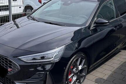 Ford Focus 17.500 km 33.990 &euro; Duisburg 47259