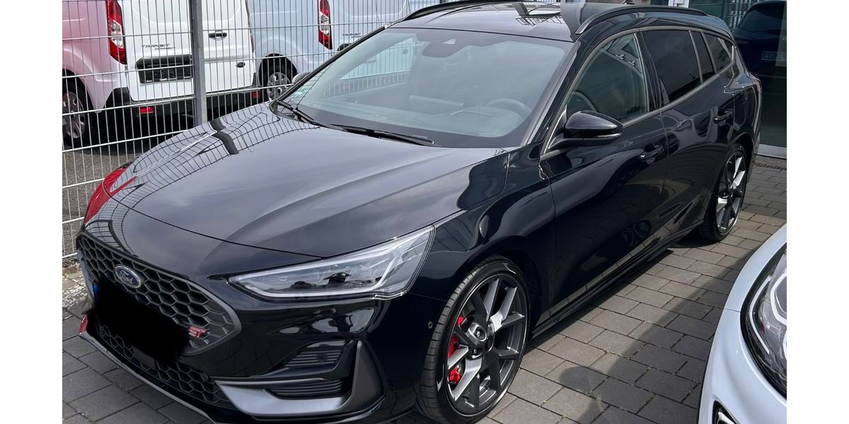 Ford Focus 17.500 km 33.990 &euro; Duisburg 47259