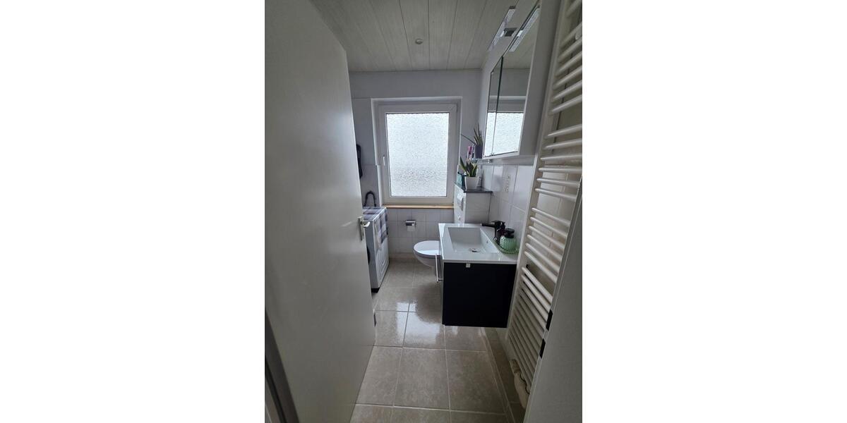 Etagenwohnung Wermelskirchen - 2.5 Zimmer, 71 m&sup2;, 750&euro; | Angebot:25102653