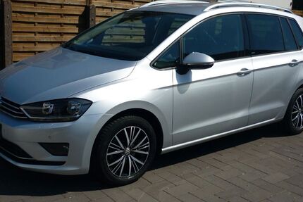 VW Golf Sportsvan 35.500 km 12.980 &euro; Hilden 40721