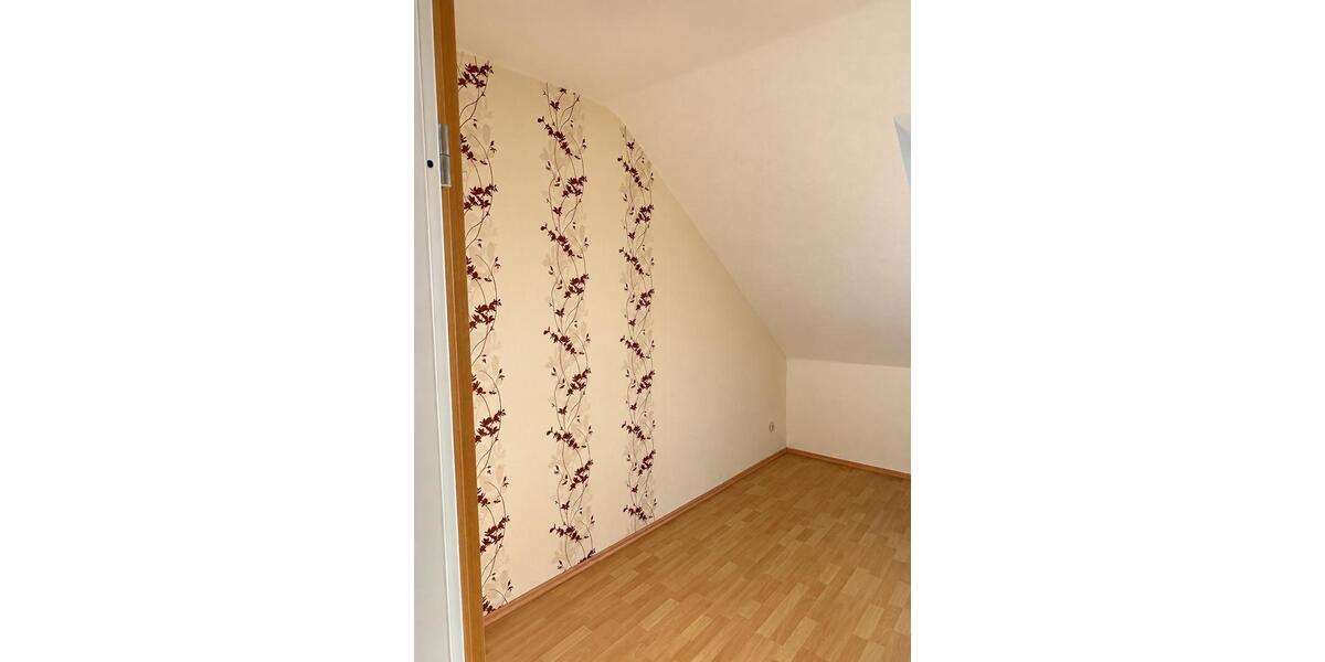 Dachgeschoßwohnung Duisburg Duisburg-Mitte - 3 Zimmer, 63 m&sup2;, 500&euro; | Angebot:27544571