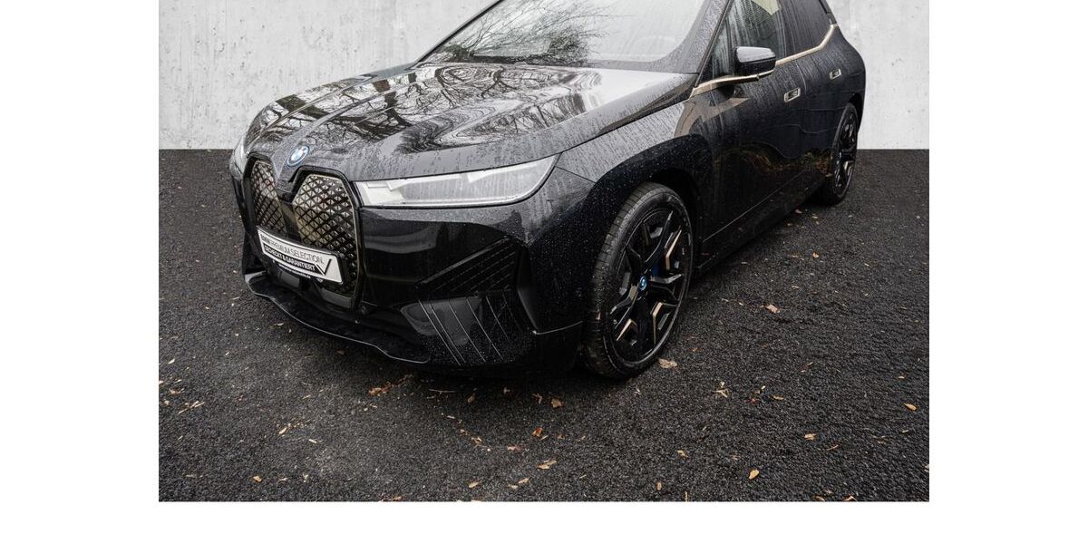 BMW iX 23.500 km 51.490 &euro; Hilden 40721