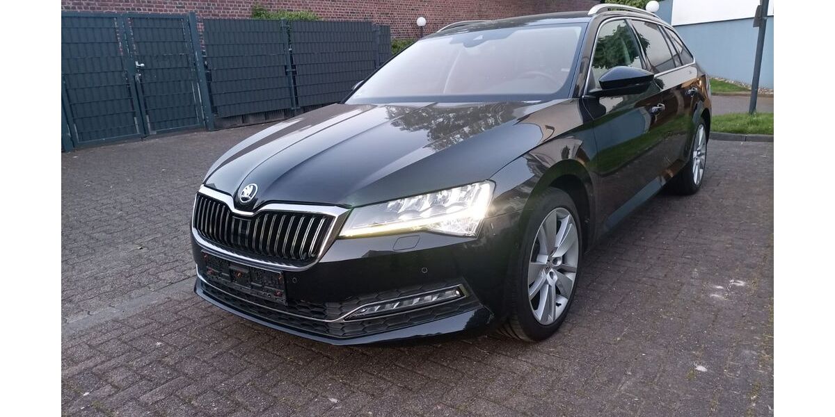 Skoda Superb 73.000 km 20.850 &euro; Düsseldorf 40589