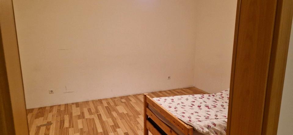 Etagenwohnung Düsseldorf Stadtbezirk 5 - 1 Zimmer, 62 m&sup2;, 1.060&euro; | Angebot:25963704