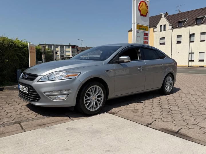 Ford Mondeo 154.000 km 9.800 &euro; Duisburg 47166