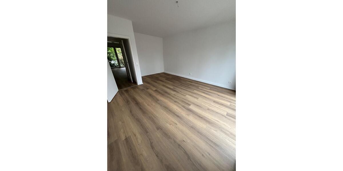 Etagenwohnung Wuppertal Gemarkung Elberfeld - 2 Zimmer, 75 m&sup2;, 710&euro; | Angebot:25253831