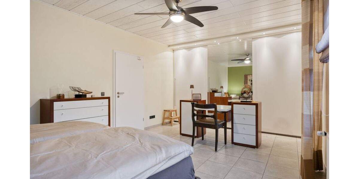 Einfamilienhaus Langenfeld Richrath - 6 Zimmer, 220 m&sup2;, 850.000&euro; | Angebot:25802492