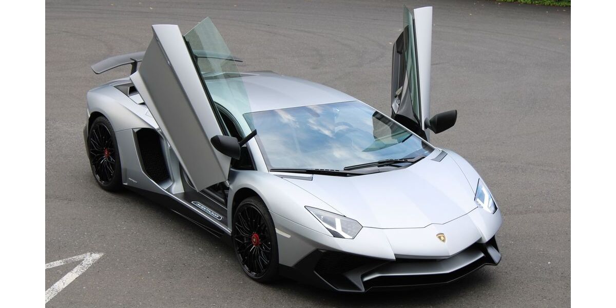 Lamborghini Aventador 19.817 km 469.750 &euro; Düsseldorf 40233