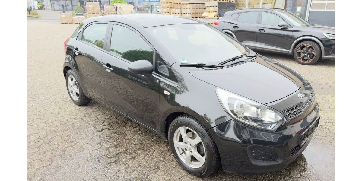 Kia Rio 126.393 km 4.699 &euro; Solingen 42653