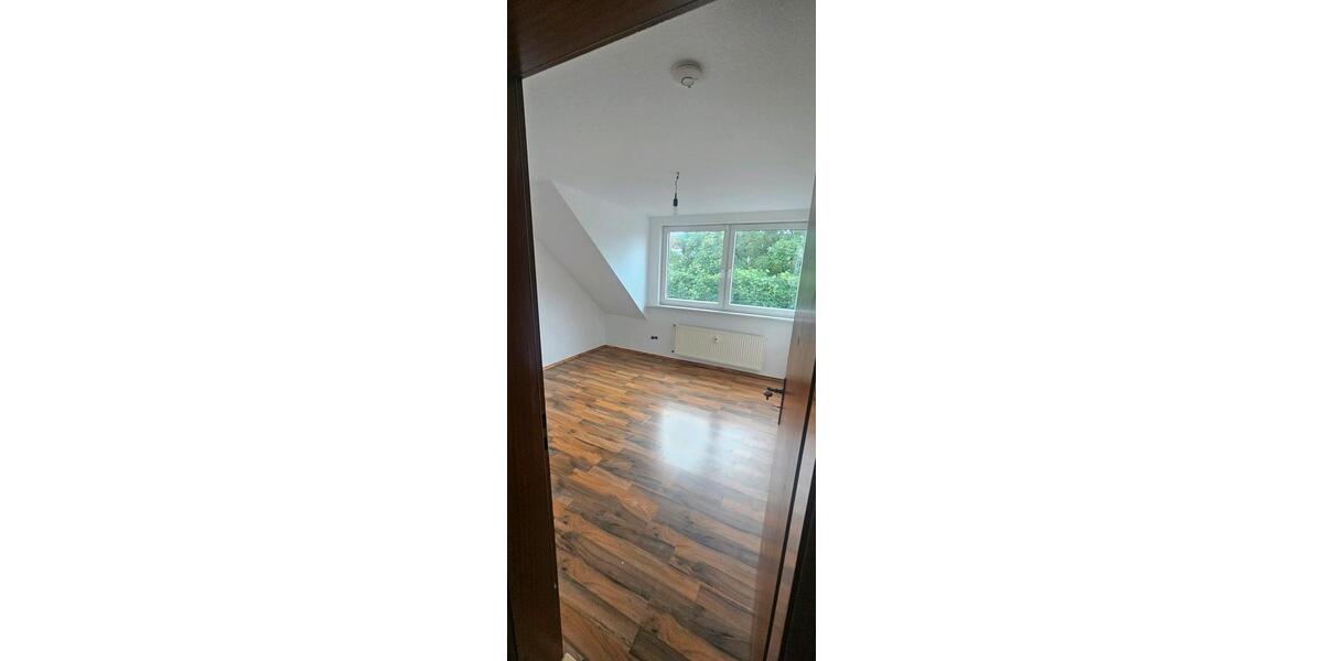 Dachgeschoßwohnung Oberhausen Osterfeld - 3.5 Zimmer, 63 m&sup2;, 860&euro; | Angebot:27539109