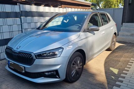 Skoda Fabia 16.000 km 23.600 &euro; Mülheim an der Ruhr 45472