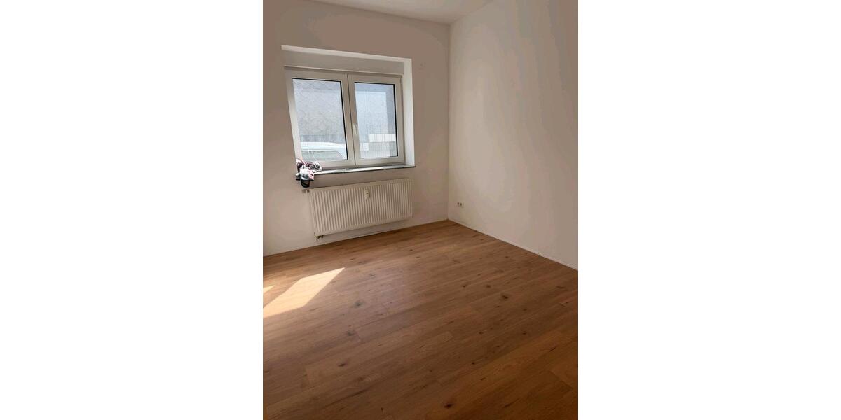 Erdgeschoßwohnung Oberhausen Schmachtendorf - 3 Zimmer, 75 m&sup2;, 750&euro; | Angebot:27549201