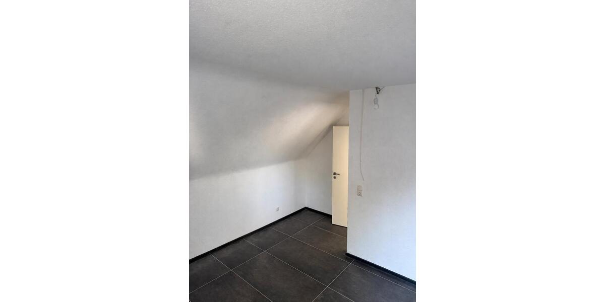 Dachgeschoßwohnung Duisburg Ruhrort - 2 Zimmer, 45 m&sup2;, 420&euro; | Angebot:27586716