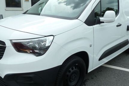 Opel Combo 204.000 km 8.900 &euro; Duisburg 47269