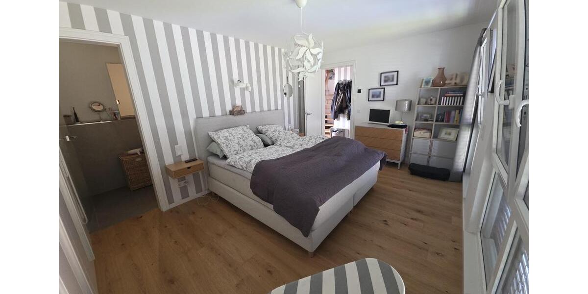 Etagenwohnung Hilden Forstbach - 4 Zimmer, 135 m&sup2;, 1.990&euro; | Angebot:25406505